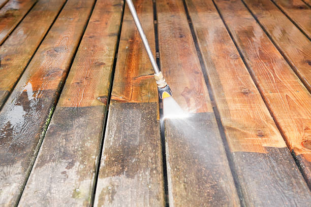 Best Deck Cleaning Services  in Louisville, TN